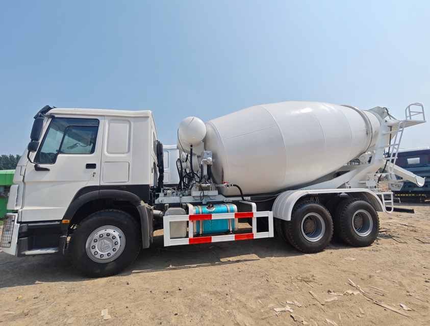 Howo Concrete Mixer Machine Truck price